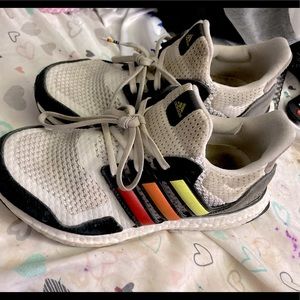 Adidas limited edition pride Ultraboost size 5.5y//fits women’s 6-6.5